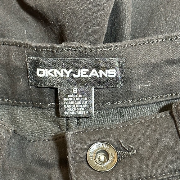 DKNY Jeans Bermuda Convertible Roll Cuff Shorts - Picture 6 of 10